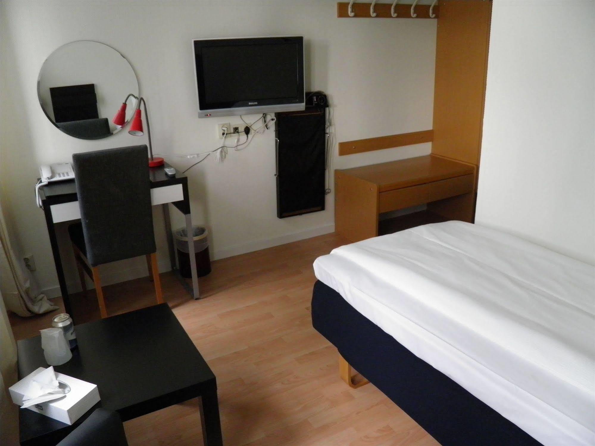 Euroway Hotel Гьотеборг Екстериор снимка